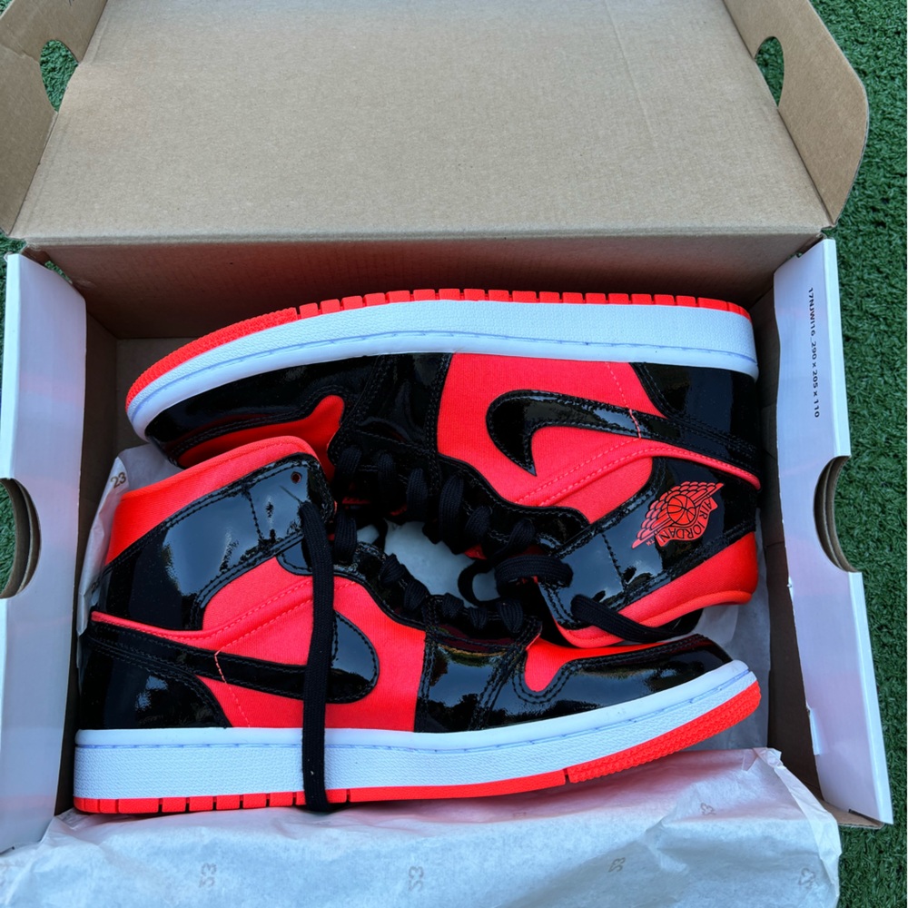 Women’s Air Jordan 1 mid
